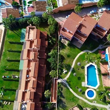 Coastal Apartment-Sleeps 5 Pool Garden Acon Freep شقة إِستيبونا